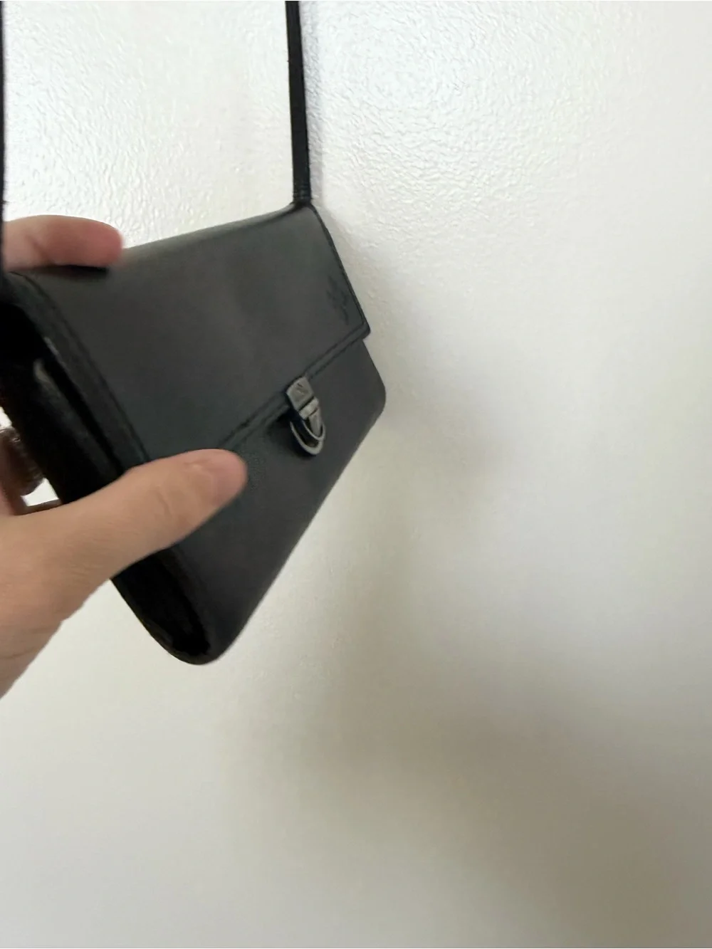 PATRICIA NASH Black Leather Crossbody Wallet